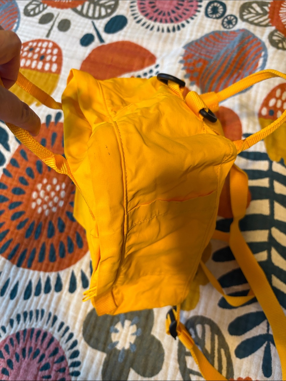 Fjällräven Kånken Small Backpack in Bright Yellow - Picture 4 of 5